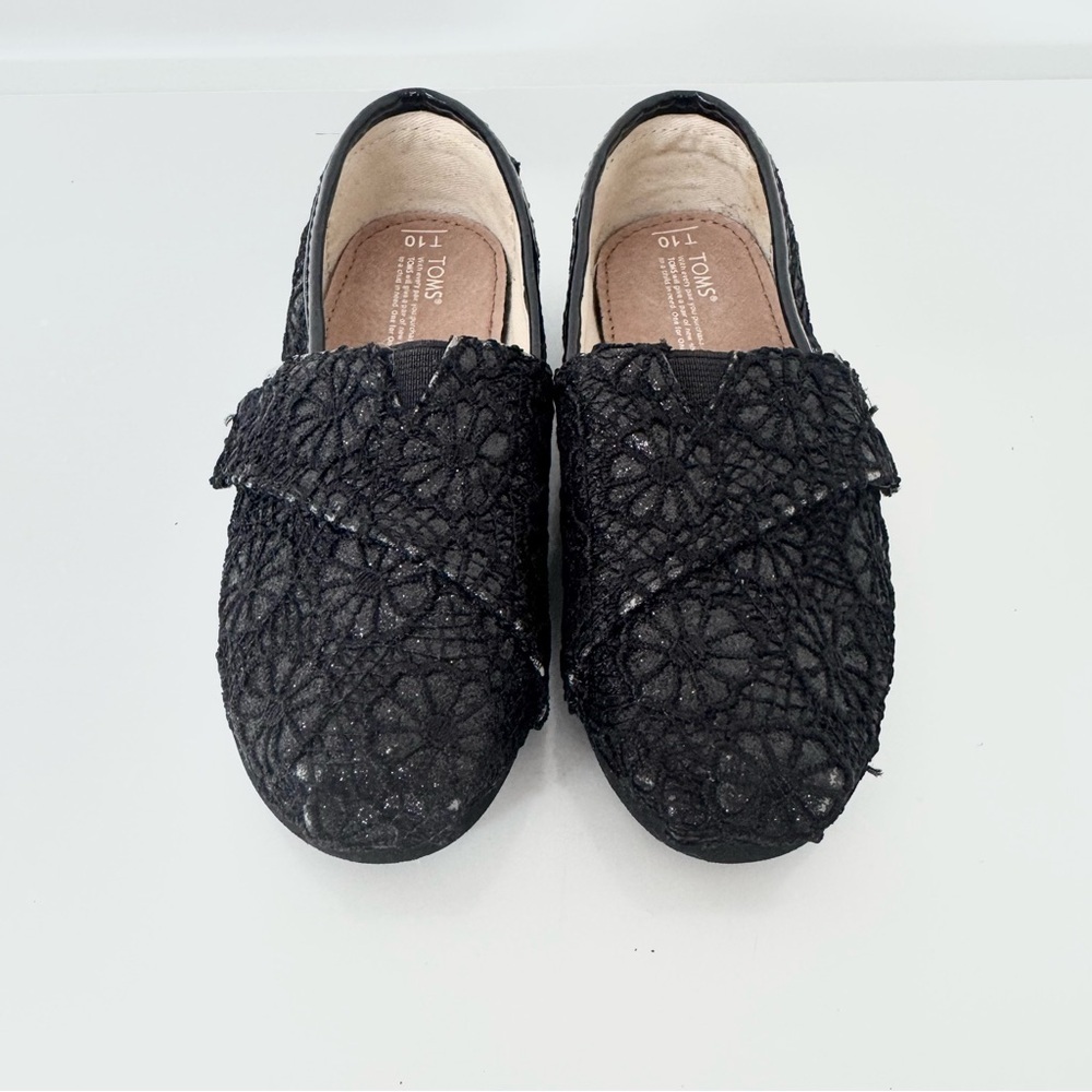 Toms Youth Classic Black Crochet Floral Glitter Slip-On Shoe Size T 10 Girls - Picture 2 of 6